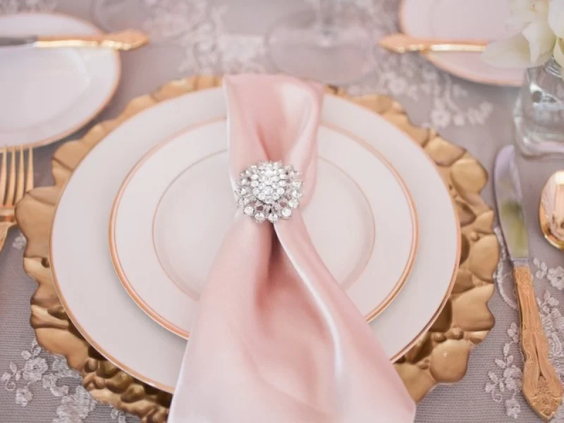 serving-plates-cutlery