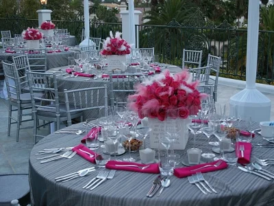 serving-table-flowers